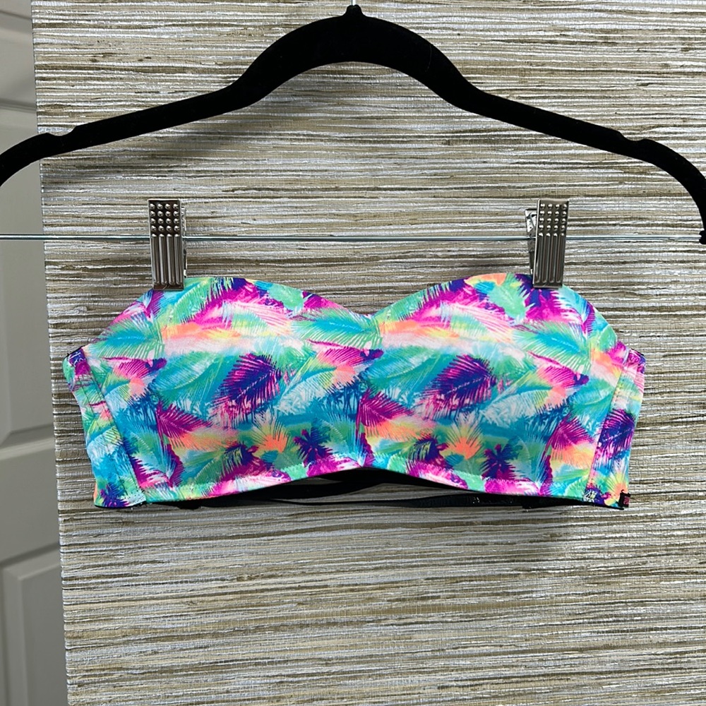Pink Victoria’s Secret bathing suit top